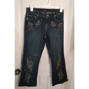 Style Women’s Embroidered Bootcut Jeans. Size 8. B52